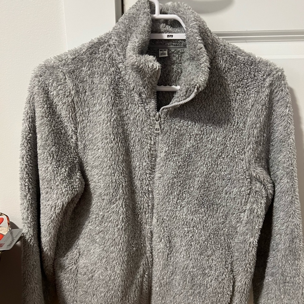 Uniqlo Grey Fuzz Zip Up